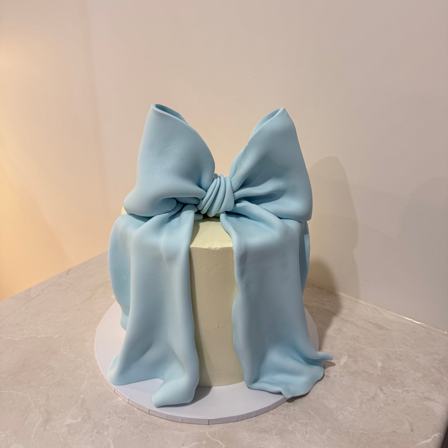 Bow Cake